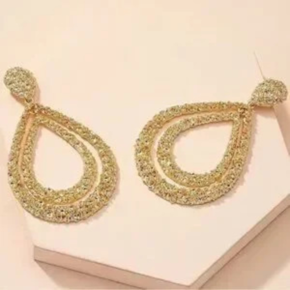 Zara unique Gold color Teardrop Earrings statement